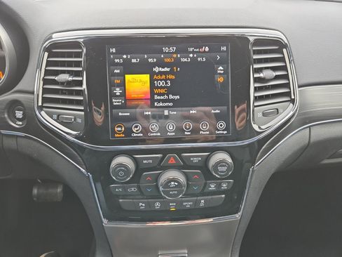 Used 2020 Jeep Grand Cherokee Limited image 17