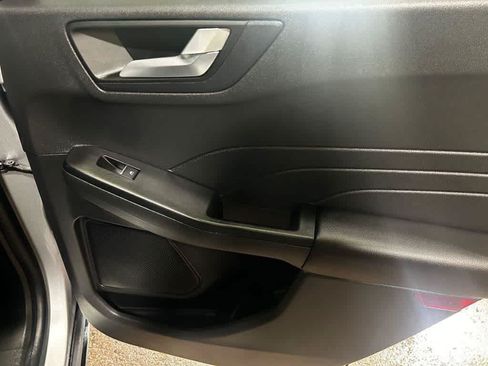 Used 2023 Ford Escape Platinum FWD image 25