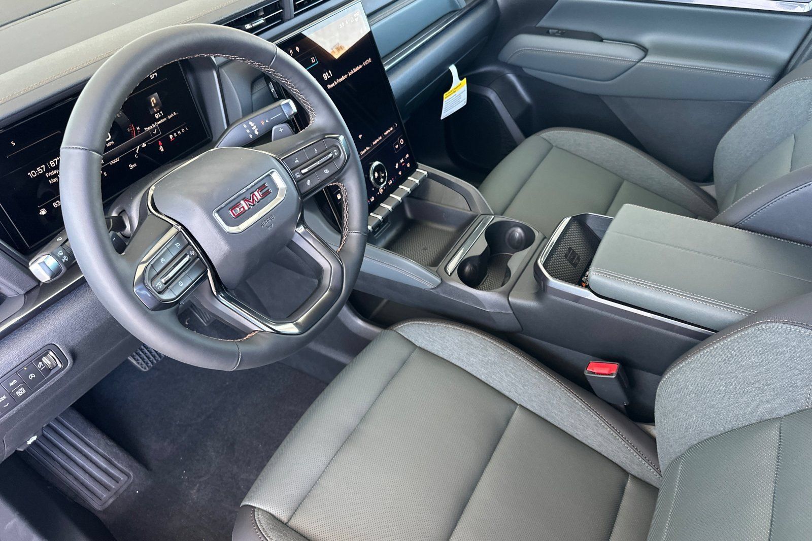 New 2026 GMC Terrain AT4 AWD/4WD image 8
