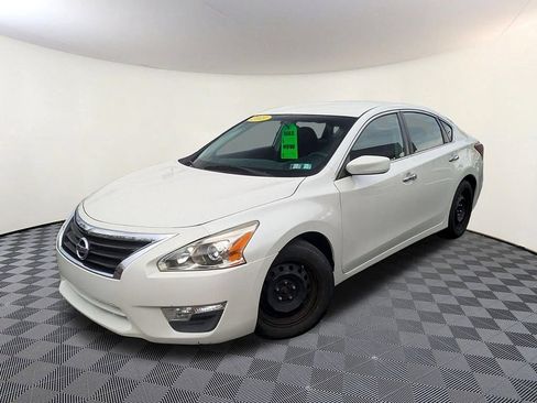 Used 2013 Nissan Altima 2.5 S FWD image 1
