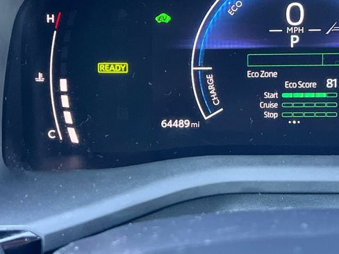 Used 2025 Toyota Camry LE FWD image 27