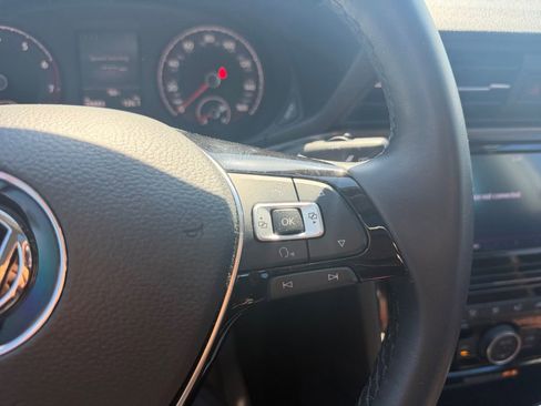 Used 2022 Volkswagen Passat 2.0T image 27