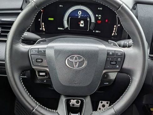 Used 2025 Toyota Camry SE w/ Convenience Package FWD image 13