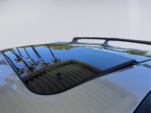 Used 2022 Nissan Pathfinder SL w/ SL Premium Package FWD image 9