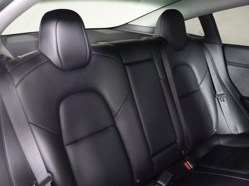 Used 2021 Tesla Model 3 Standard Range Plus image 31