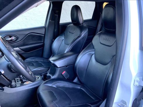 Used 2022 Jeep Cherokee Limited w/ Mopar Interior Package image 8