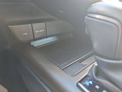 Used 2023 Toyota Camry SE image 27