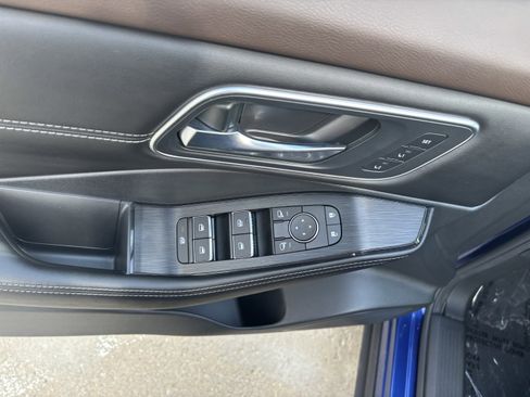 Used 2023 Nissan Rogue Platinum image 11