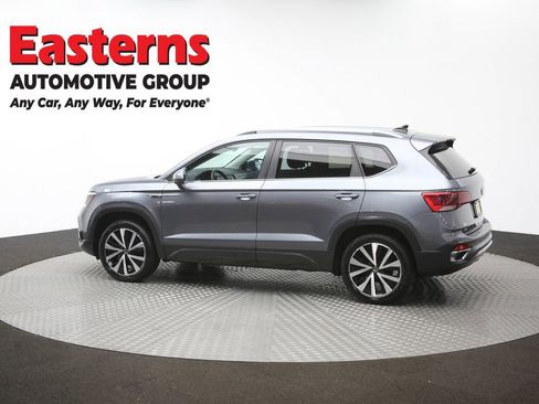 Used 2024 Volkswagen Taos SE FWD image 60