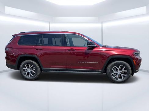 Used 2023 Jeep Grand Cherokee L Limited w/ Trailer Tow Group (B) AWD/4WD image 2