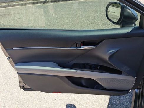 Used 2022 Toyota Camry LE FWD image 26