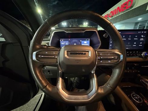 Used 2023 GMC Canyon Denali image 14