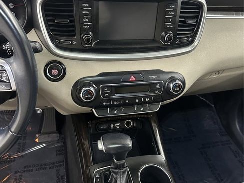 Used 2020 Kia Sorento EX image 17