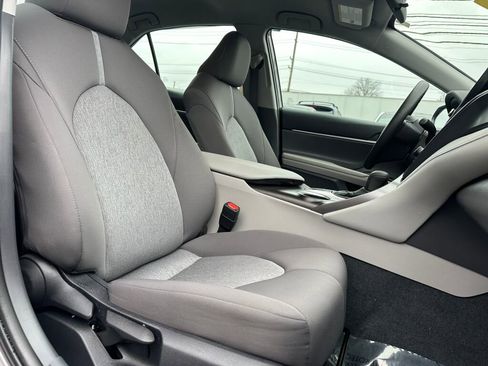 Used 2023 Toyota Camry LE image 28