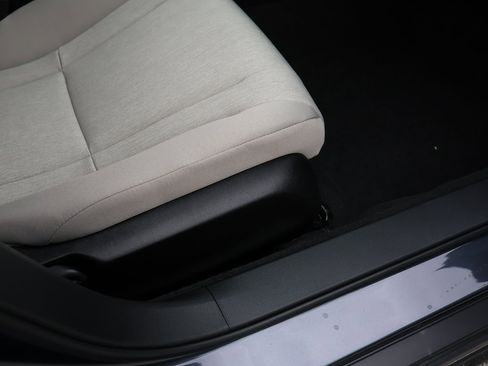 New 2025 Honda Accord LX image 9