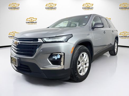 Used 2023 Chevrolet Traverse LS FWD image 3