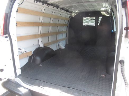 Used 2025 GMC Savana 2500 w/ Driver Convenience Package RWD image 10