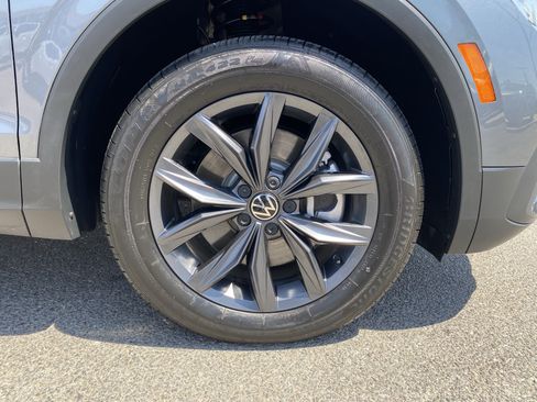 Certified 2023 Volkswagen Tiguan SE AWD/4WD image 10