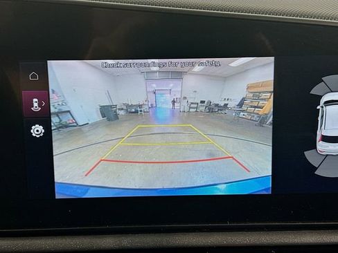 Used 2023 Kia Niro SX Touring image 26