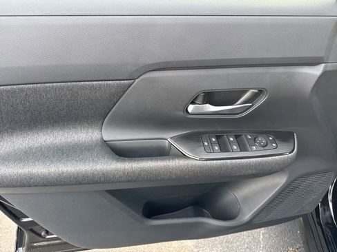 New 2026 Nissan Kicks SV image 12