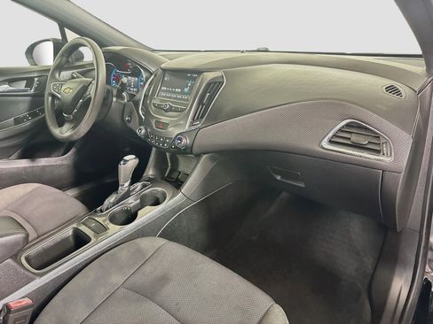 Used 2017 Chevrolet Cruze LT w/ Convenience Package FWD image 30
