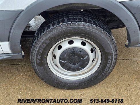 Used 2017 Ford Transit 250 130 Medium Roof image 20