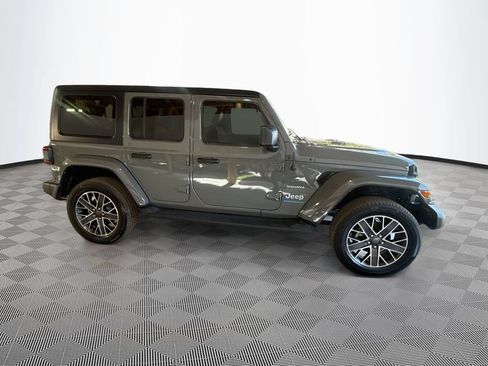 Used 2023 Jeep Wrangler Unlimited Sahara w/ Cold Weather Group AWD/4WD image 5