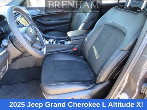 New 2025 Jeep Grand Cherokee L Altitude image 11