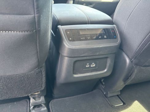 Used 2025 Nissan Pathfinder SV FWD image 23