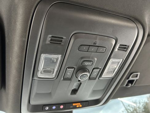 Used 2022 GMC Yukon XL Denali image 64