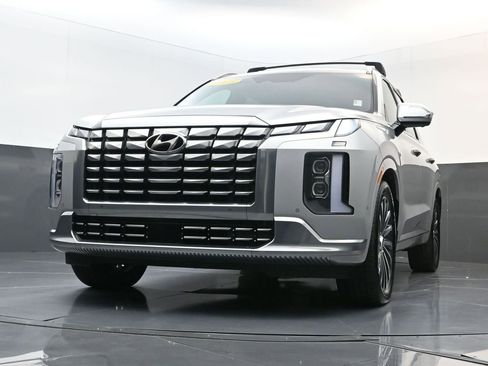 Used 2023 Hyundai Palisade Calligraphy image 28