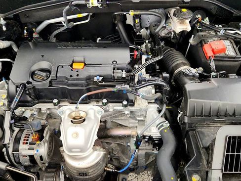 Used 2025 Honda HR-V Sport image 26