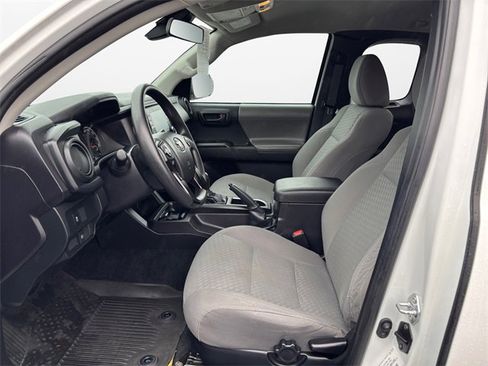 Used 2022 Toyota Tacoma SR image 9