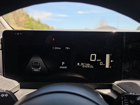 Used 2025 Nissan Kicks SV image 14