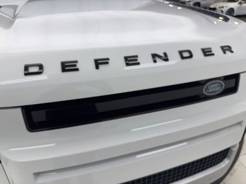 Used 2025 Land Rover Defender 110 S image 23