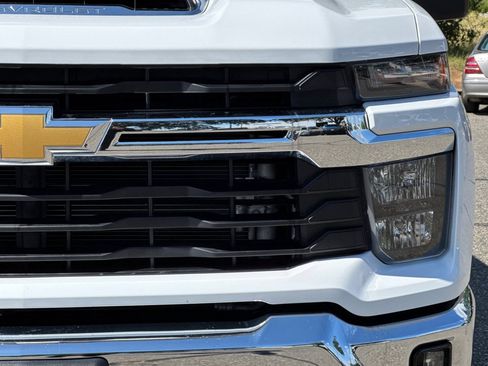Used 2025 Chevrolet Silverado 2500 LT w/ Convenience Package AWD/4WD image 52