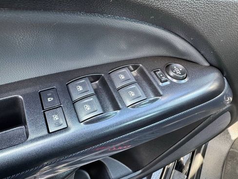 Used 2020 Chevrolet Colorado Z71 AWD/4WD image 13