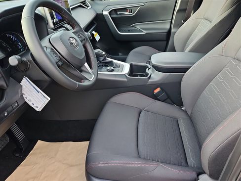 New 2025 Toyota RAV4 SE image 21