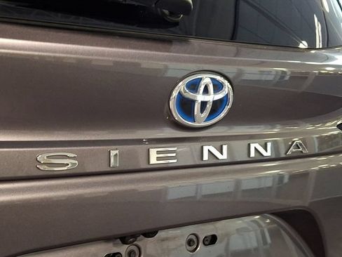 Used 2024 Toyota Sienna Platinum AWD/4WD image 30