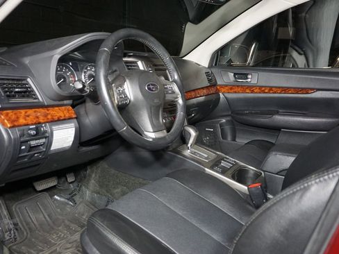 Used 2012 Subaru Outback 3.6R Limited w/ Moonroof Pkg AWD/4WD image 12