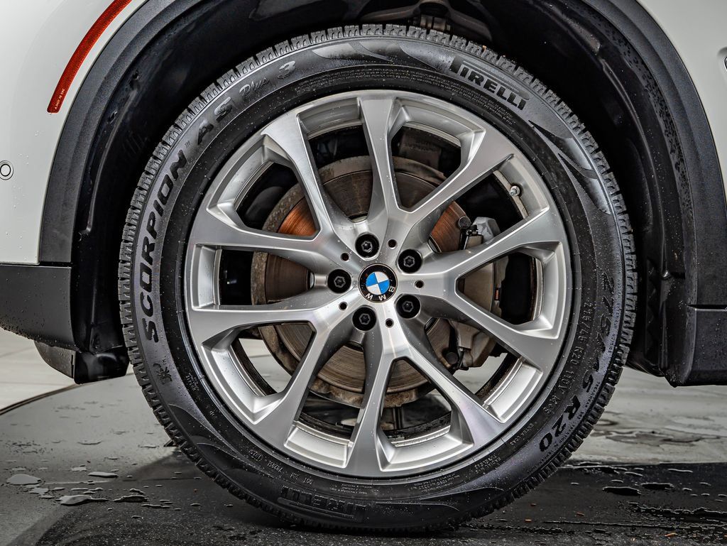 Used 2021 BMW X5 xDrive40i w/ Convenience Package AWD/4WD image 10