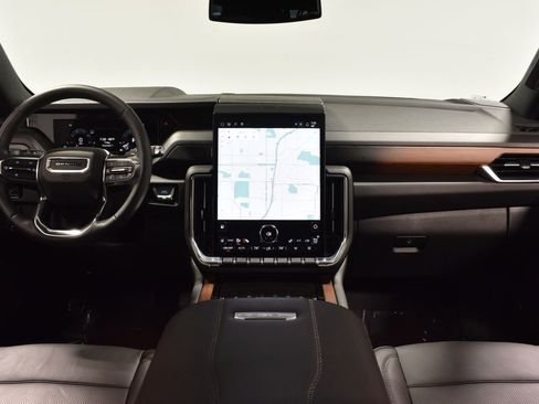 Used 2025 GMC Yukon Denali w/ Sun & Power Step Package image 13