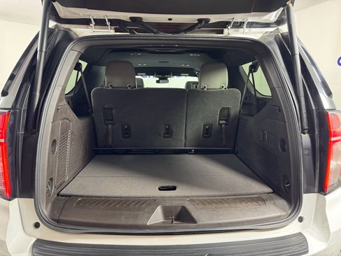 Used 2023 Chevrolet Suburban LT image 35