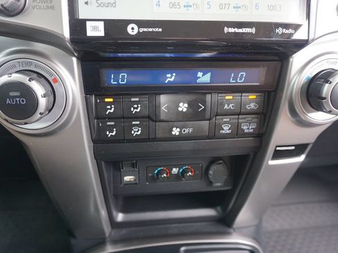 Used 2022 Toyota 4Runner Limited RWD image 12