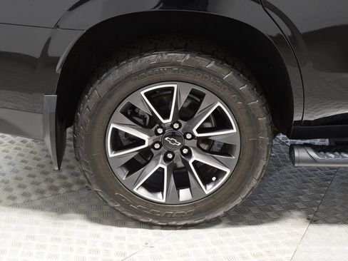 Used 2022 Chevrolet Tahoe Z71 w/ Luxury Package AWD/4WD image 38