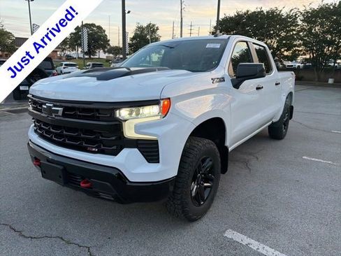 Used 2023 Chevrolet Silverado 1500 LT Trail Boss w/ LPO, Dark Essentials Package AWD/4WD image 7