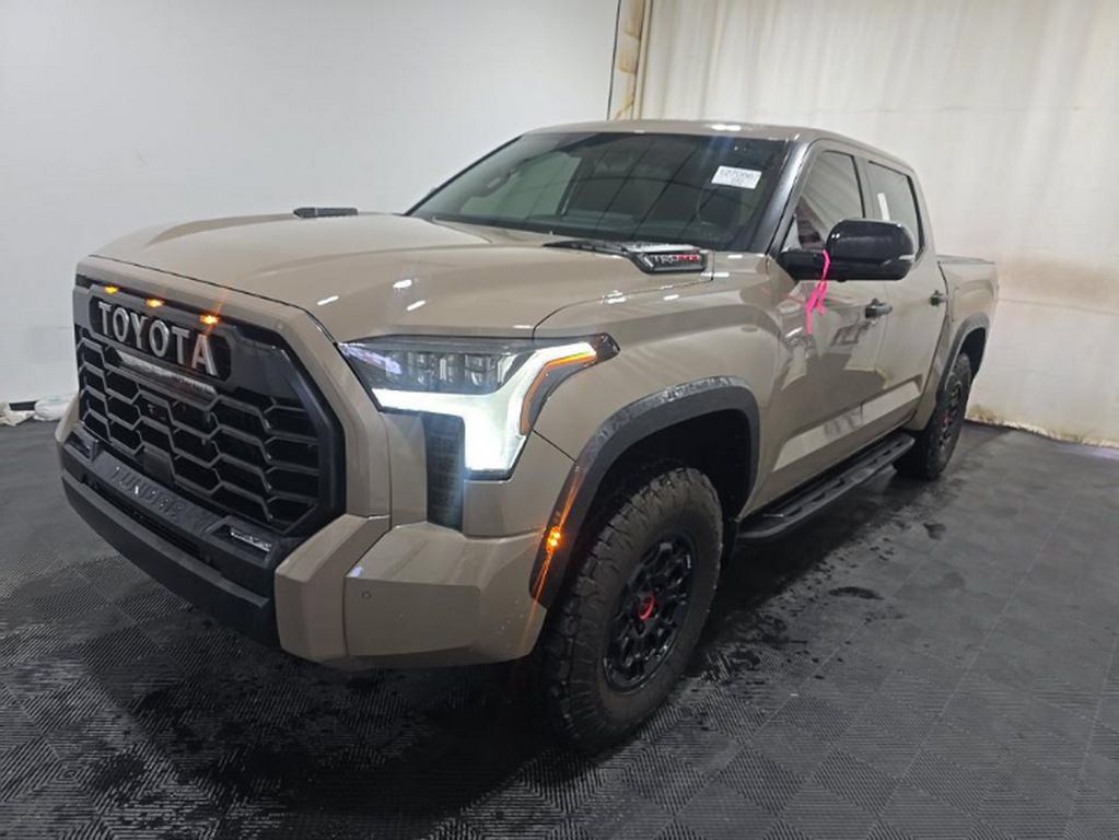 Used 2025 Toyota Tundra Limited AWD/4WD image 2