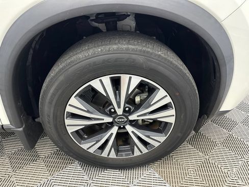 Used 2023 Nissan Rogue SV w/ SV Premium B Package FWD image 13