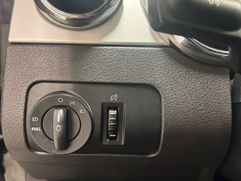 Used 2006 Ford Mustang GT image 13