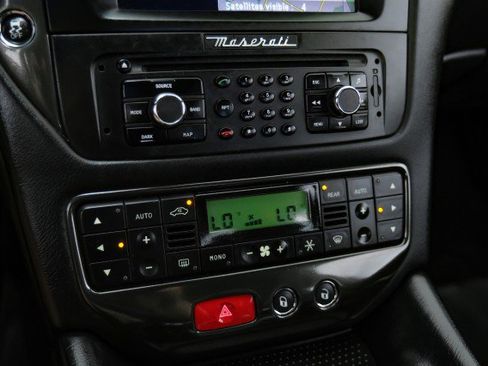 Used 2014 Maserati GranTurismo Sport image 21